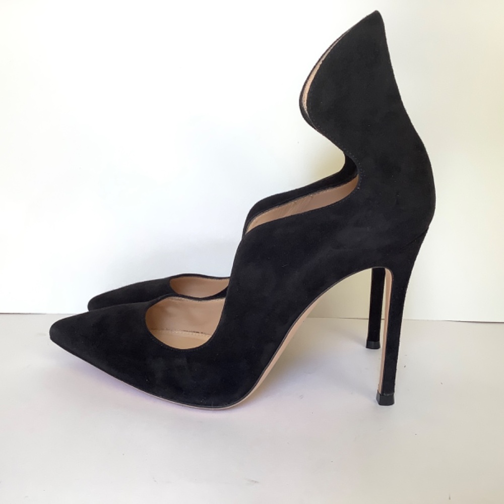 Gianvito Rossi black suede heels 37.5